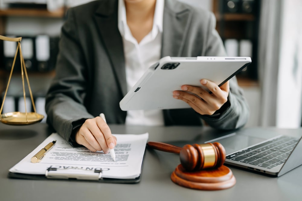 business contract lawyer Knoxville, TN