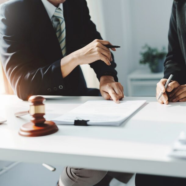 business contract lawyer Knoxville, TN
