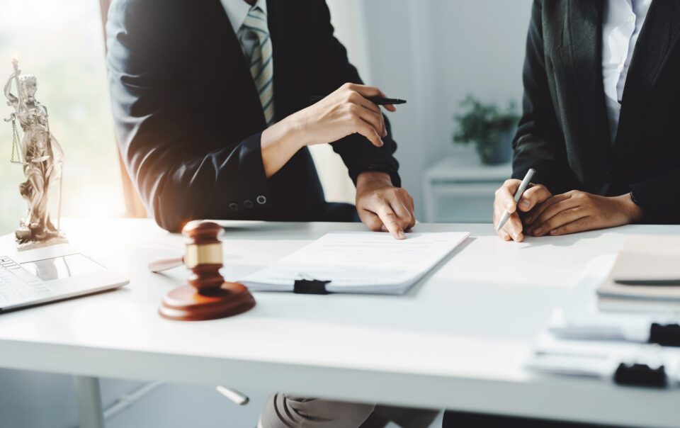 business contract lawyer Knoxville, TN